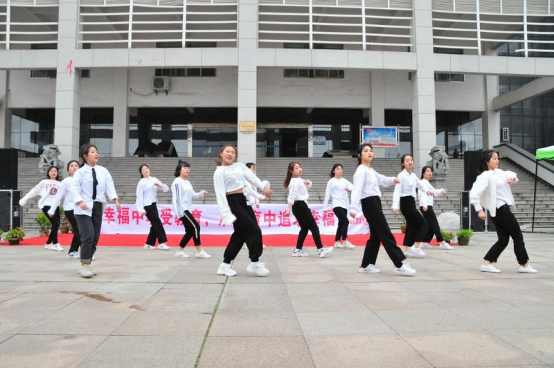 隨州職業(yè)技術(shù)學(xué)院2019年報名條件、招生對象